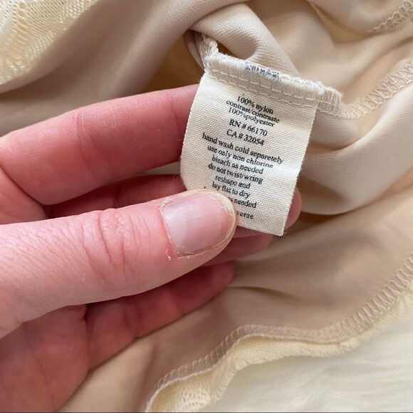 Urban Outfitters Lace Bodycon Dress wedding Bachelorette size Medium - Picture 10 of 12